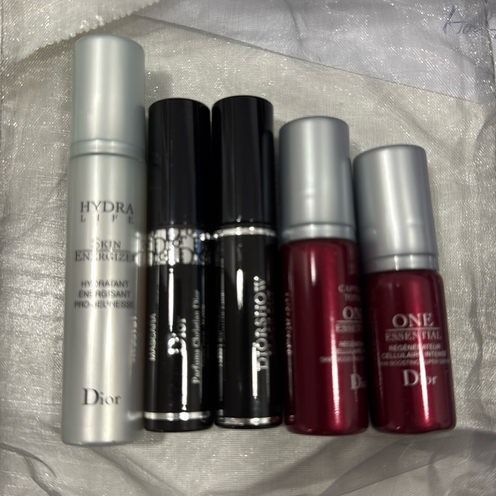 Dior samples- mascara and one essential